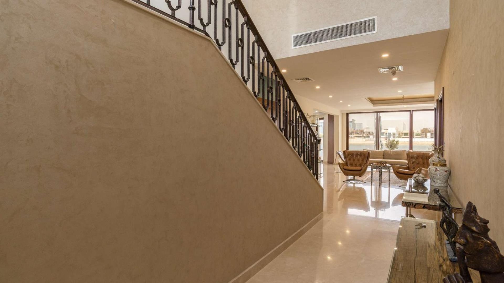 Upgraded 5-bedroom villa with Arabic exterior in Palm Jumeirah's Garden Homes community