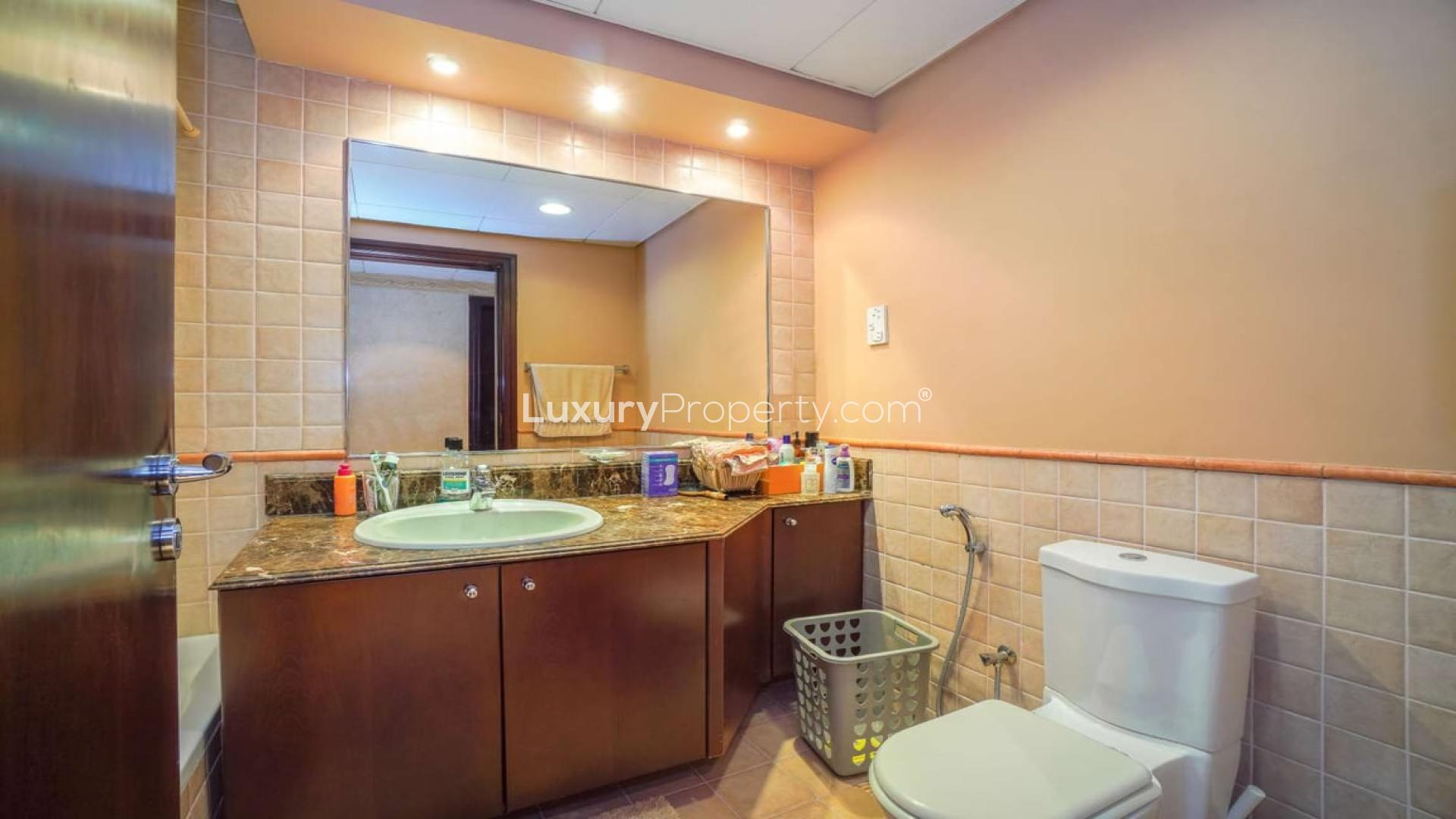 Luxurious villa with pool, European Clusters, Jumeirah Islands, 5 bedrooms, for sale