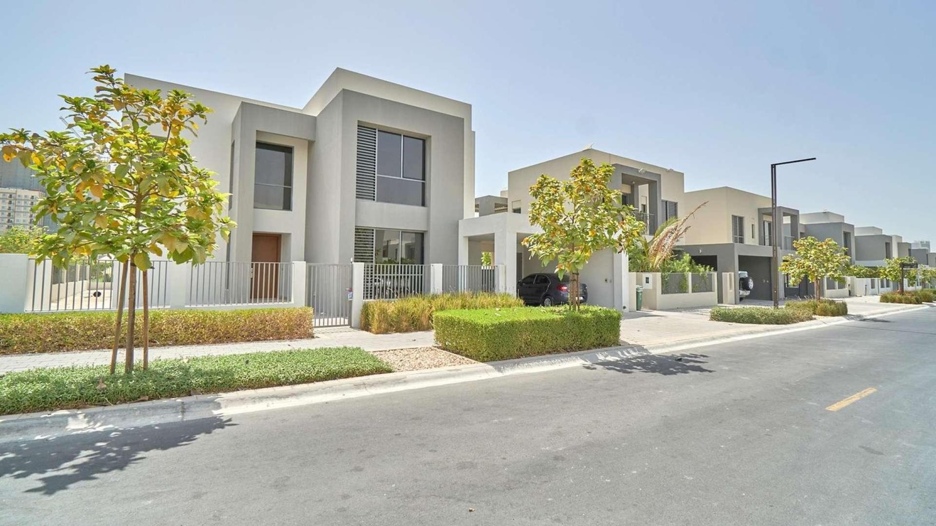Spacious living area in elegant 5-bed villa, Sidra Villas, Dubai Hills Estate, for sale