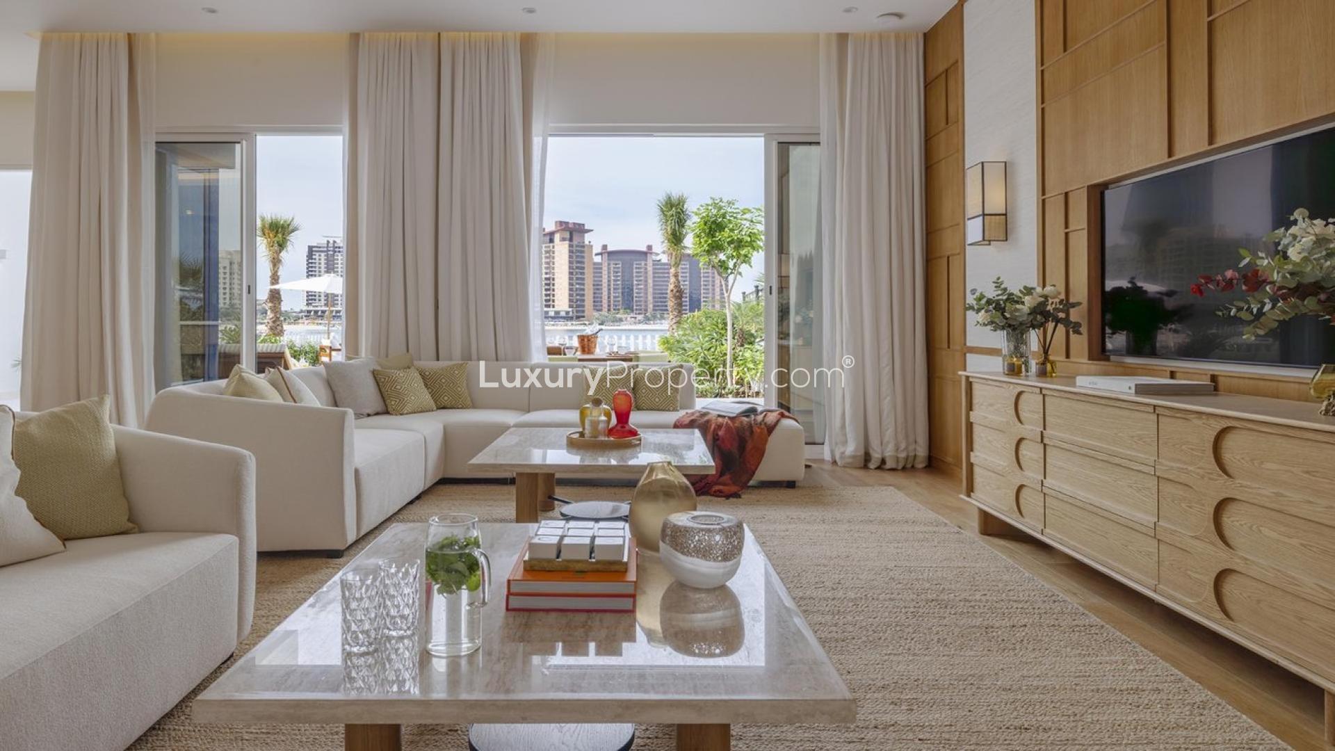 Luxurious Il Sole Villa with pool and garden in Palma Residences, Palm Jumeirah