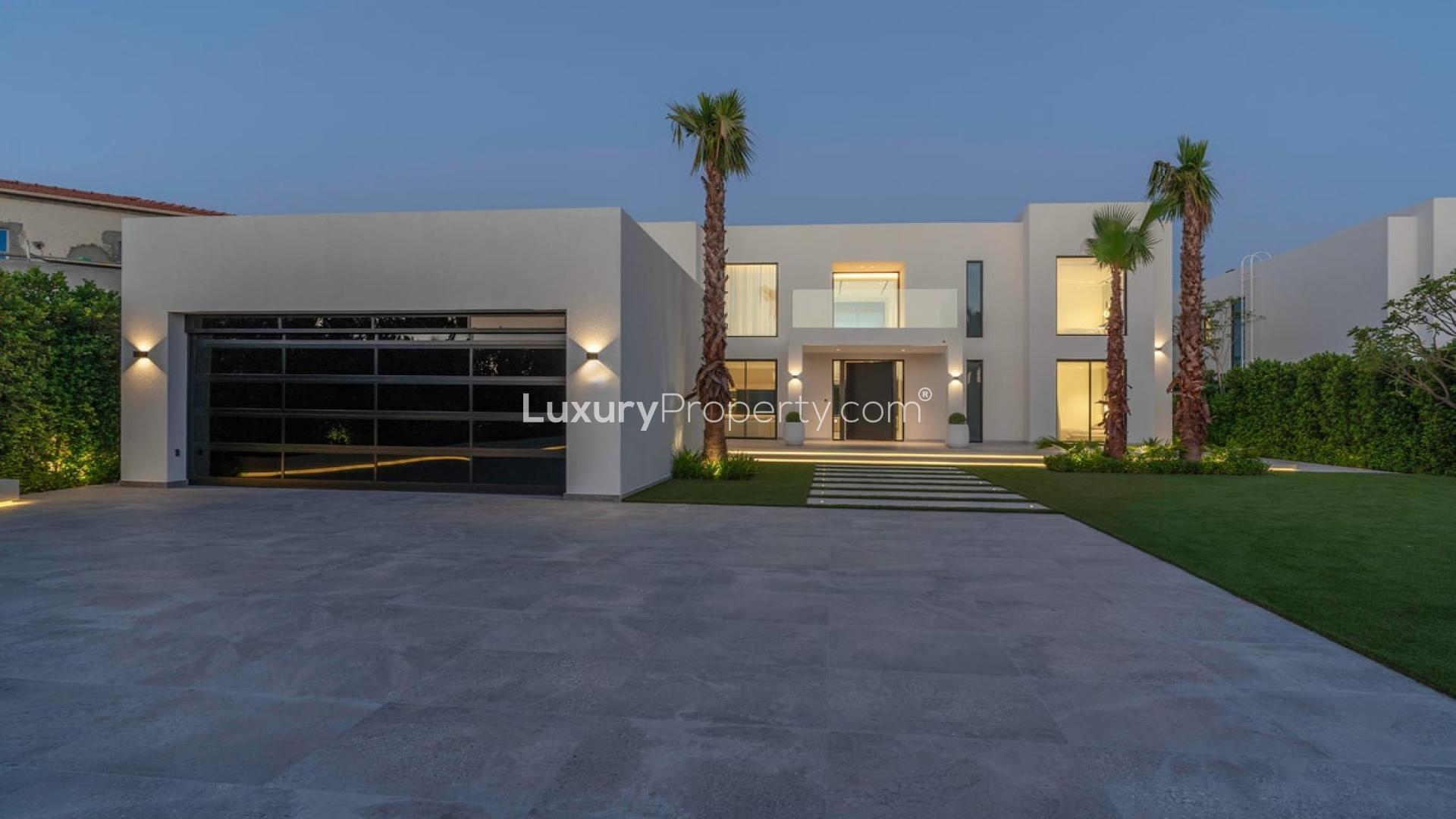 Luxurious living room in fully upgraded Miami-style villa, Jumeirah Islands Oasis Clusters
