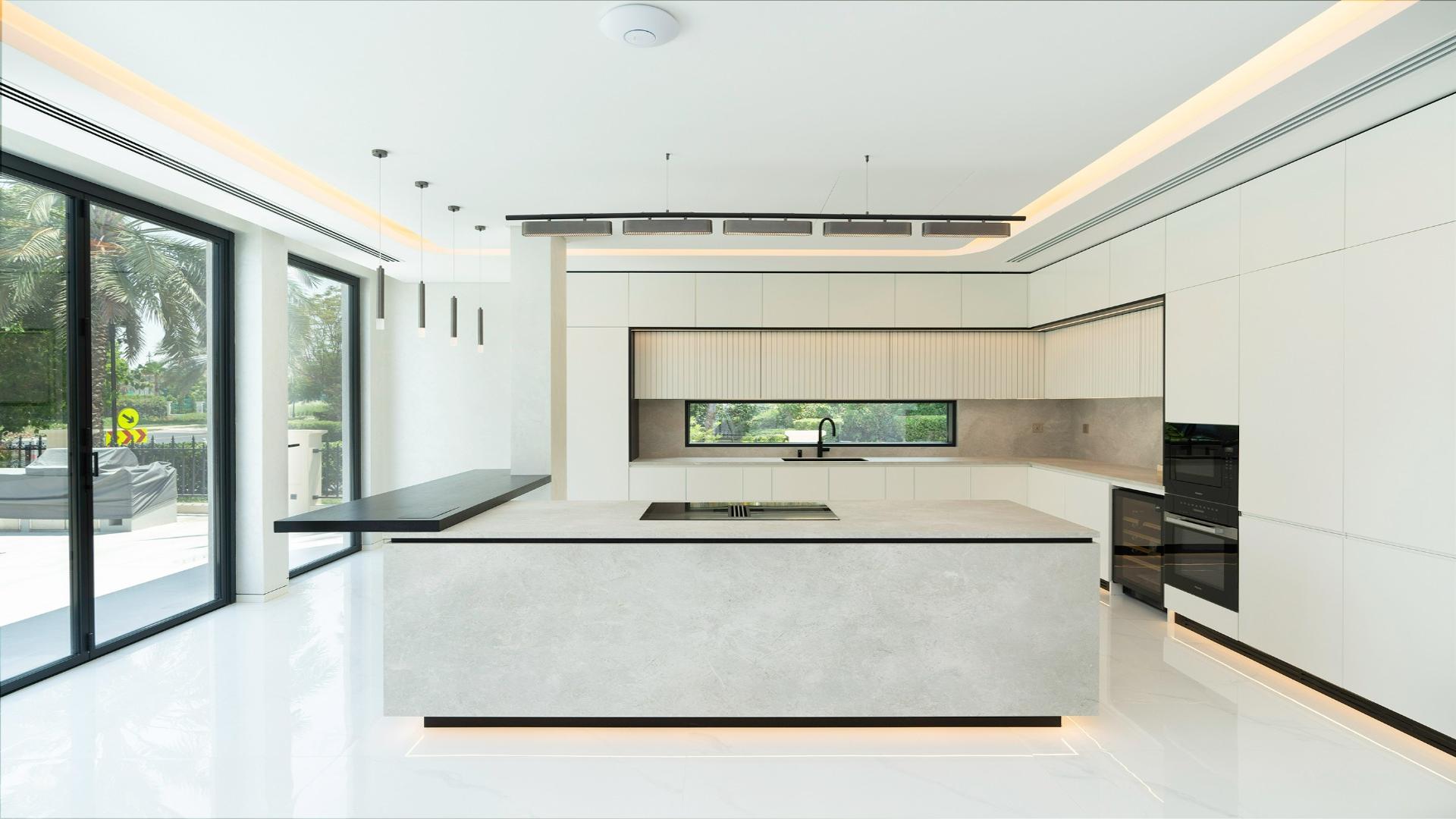 Luxurious living room in furnished Jumeirah Islands villa, modern design, spacious seating area