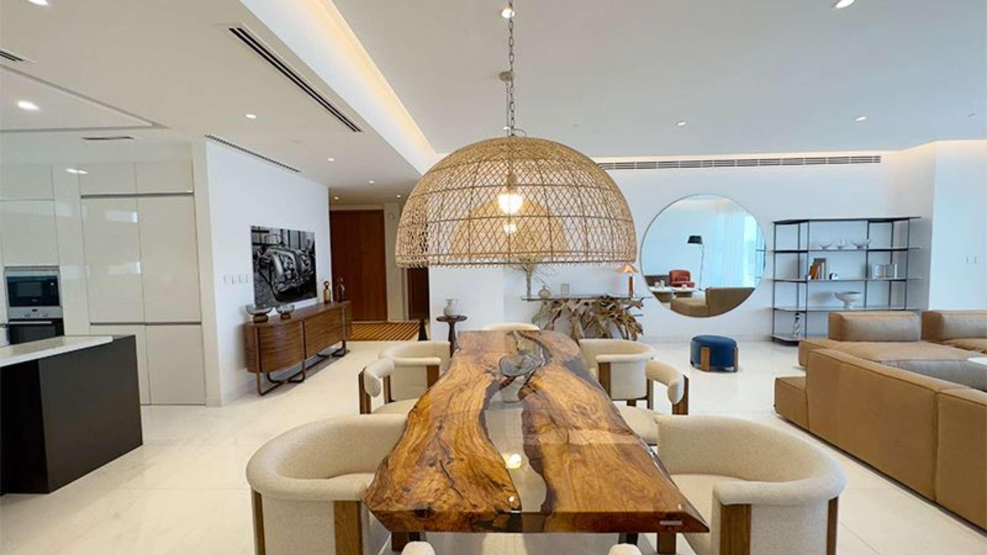 Luxurious balcony view from 5-bedroom apartment in 1JBR, Dubai Marina, overlooking the sea