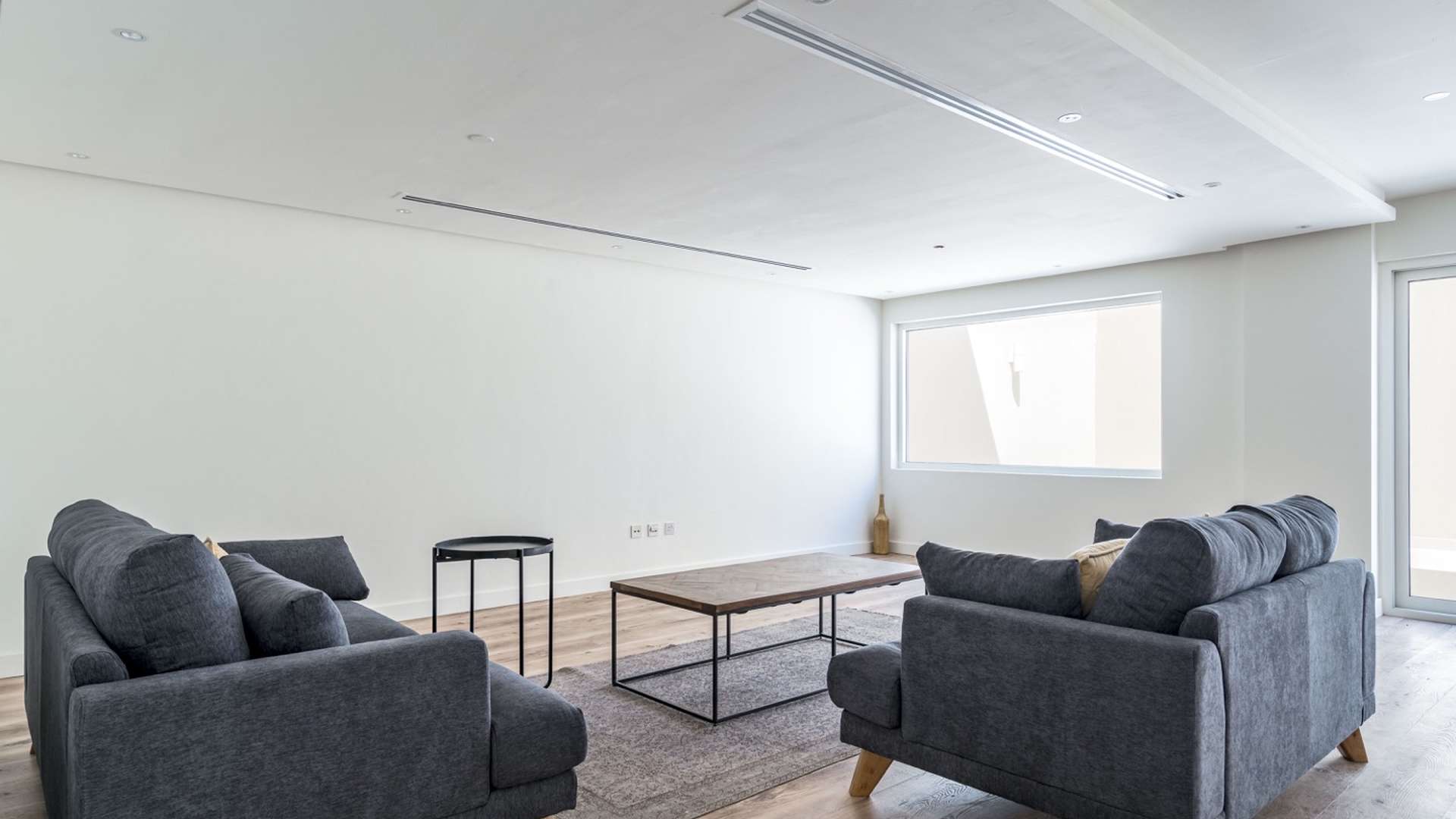 Modern living room in 5-bedroom penthouse, Jumeirah Lake Towers, Dubai Gate 1, for rent