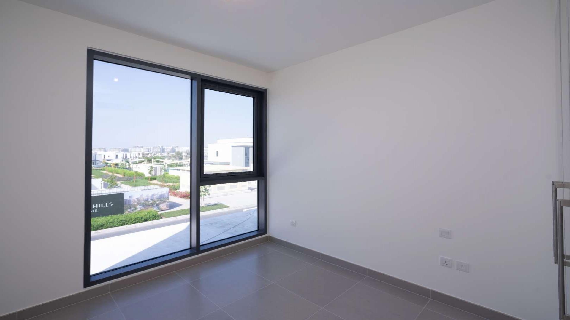 Modern kitchen in 5-bedroom townhouse, Maple 1, Dubai Hills Estate, available for rent