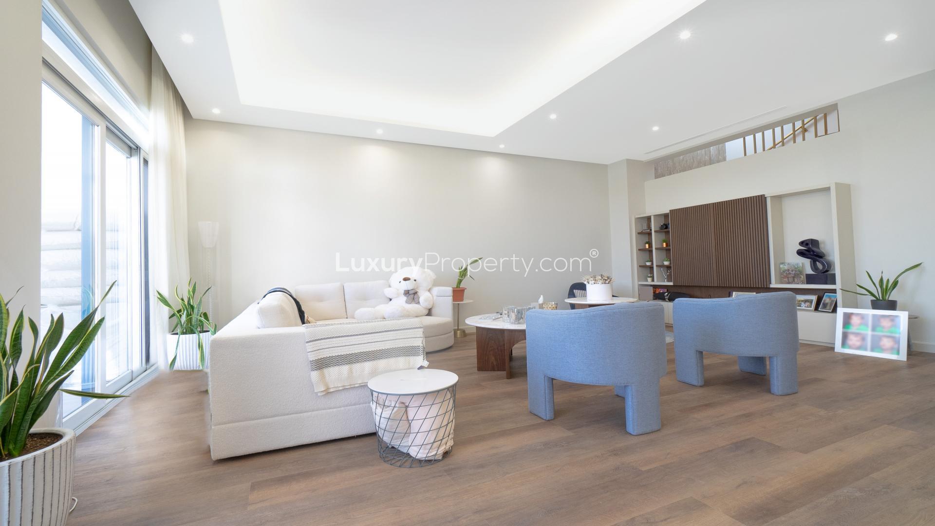 Luxurious living room in fully renovated townhouse, Palma Residences, Palm Jumeirah
