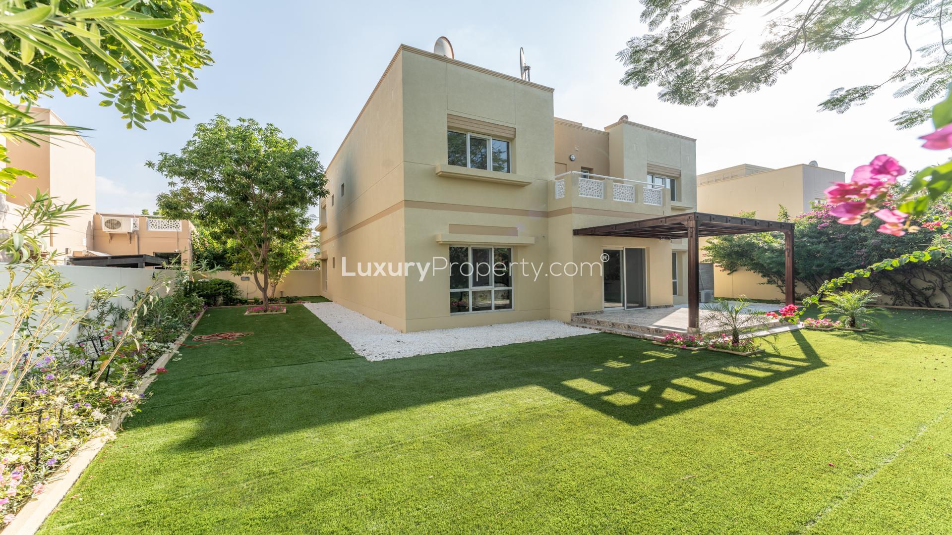 Living room with elegant decor in Meadows 6 villa, Emirates Living