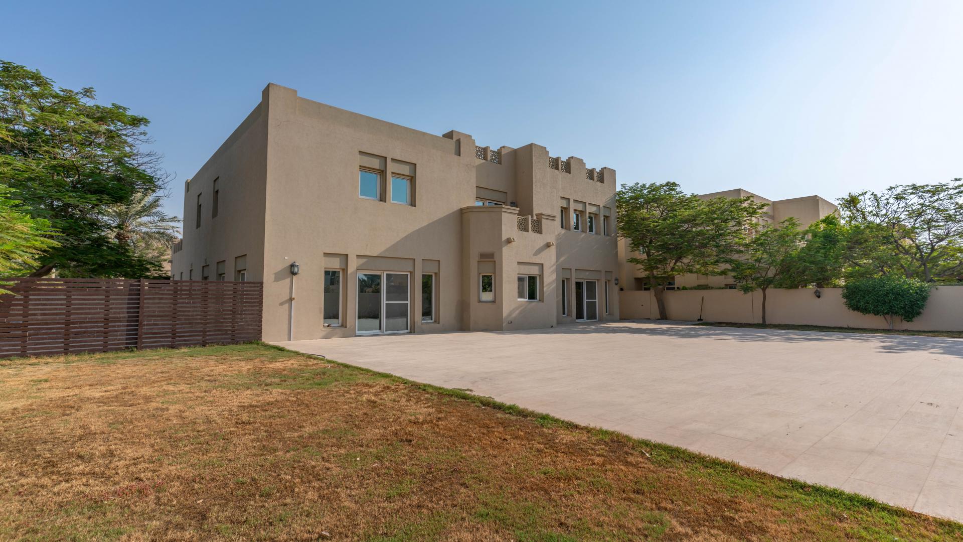 5 bedroom villa in Al Mahra, Arabian Ranches