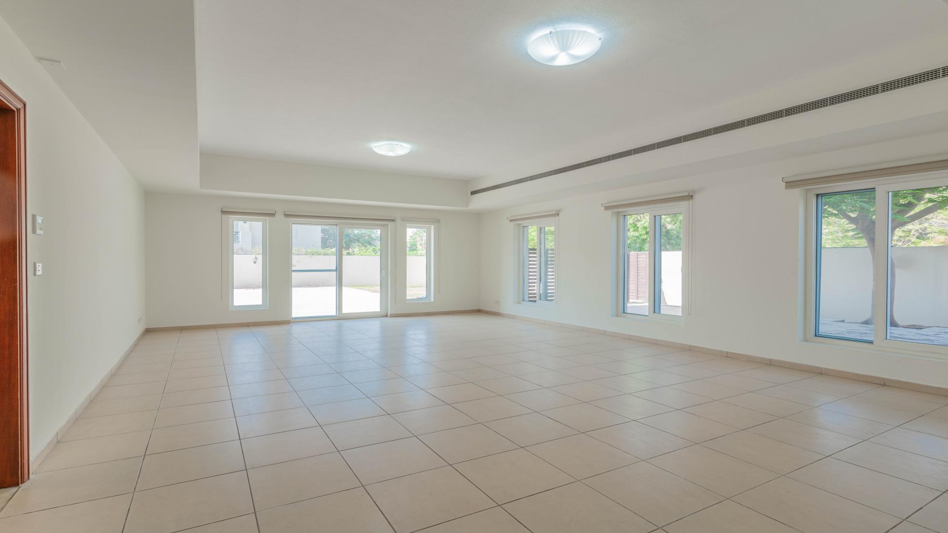 Spacious living room in 5-bedroom villa, Al Mahra, Arabian Ranches, for rent