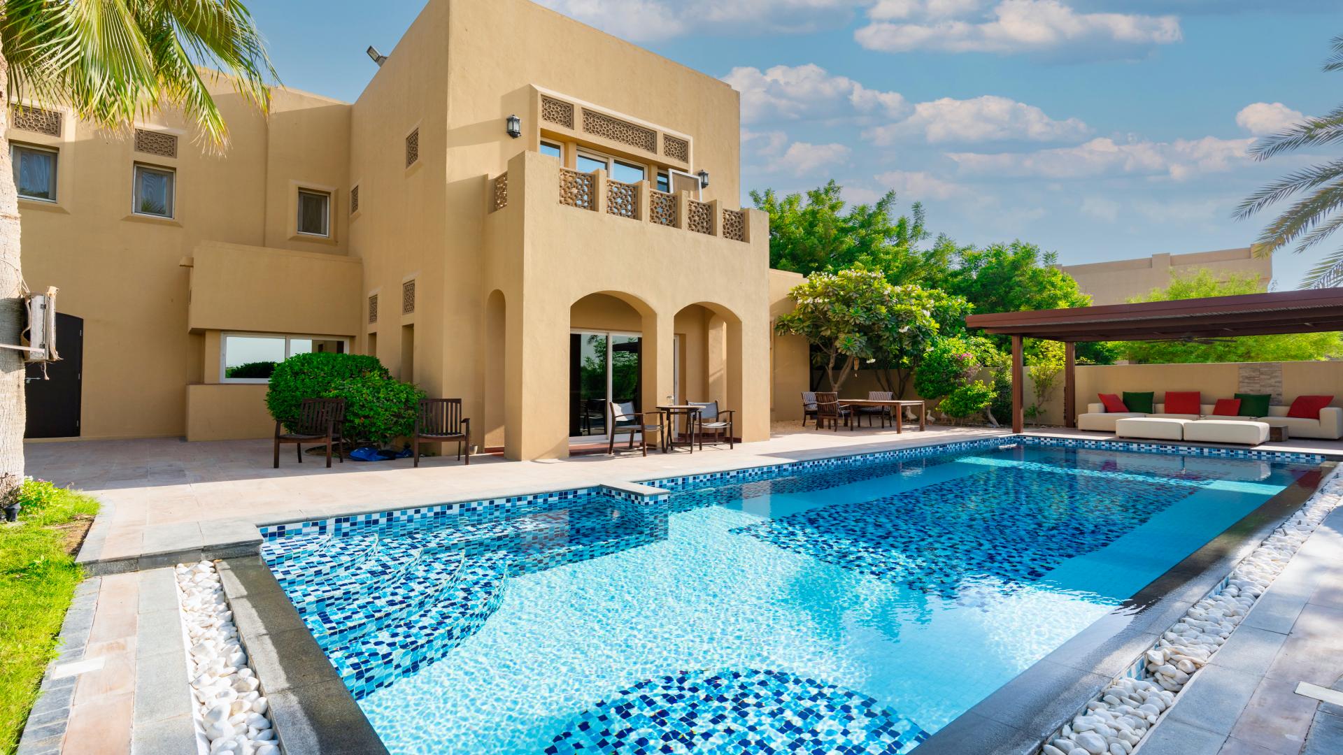 Scenic golf course view from Type 17 villa in Arabian Ranches, Al Mahra community