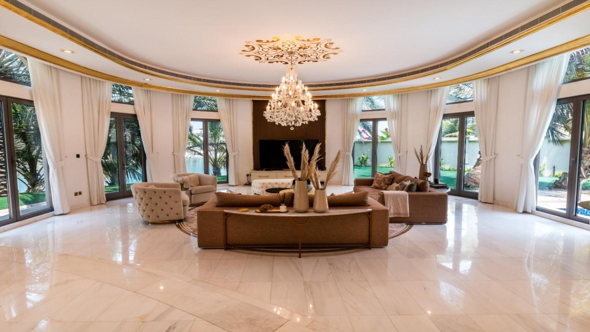 Luxurious living room in 5-bedroom villa for rent, Palm Jumeirah, Dubai