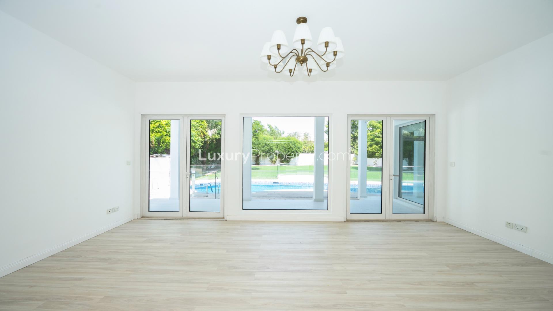 Luxurious 5-bedroom villa with pool and garden in Saheel, Arabian Ranches for rent