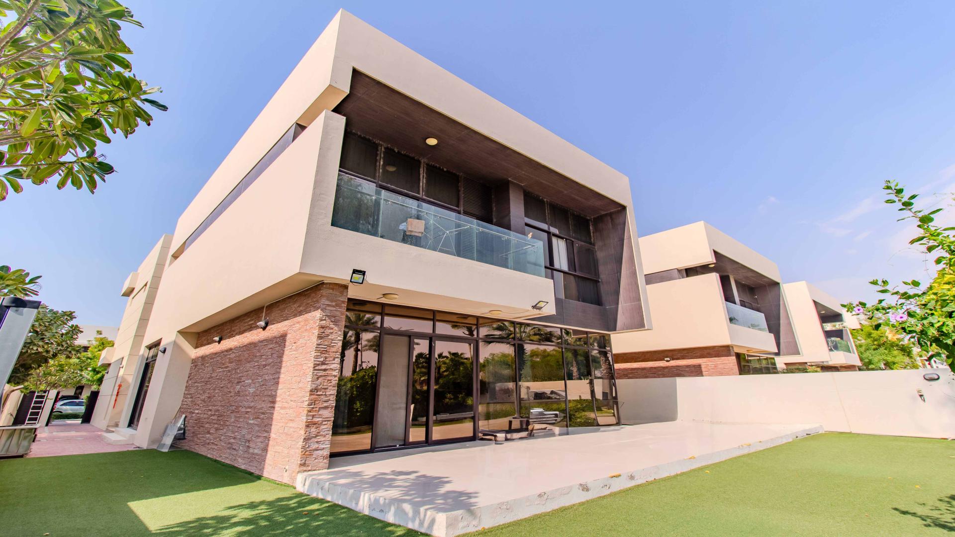 Luxurious villa patio with lush greenery in Damac Hills, Whitefield community, LP42343