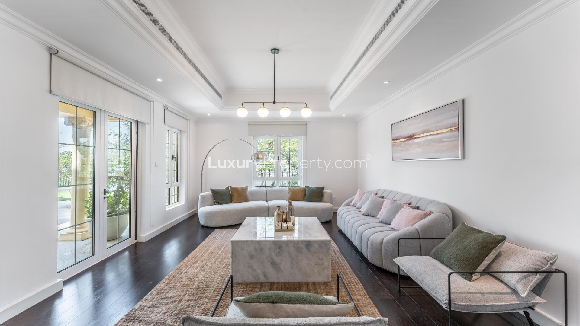 Rent (Vastu) Lake View 5-Bed European Clusters Villa in Jumeirah Islands