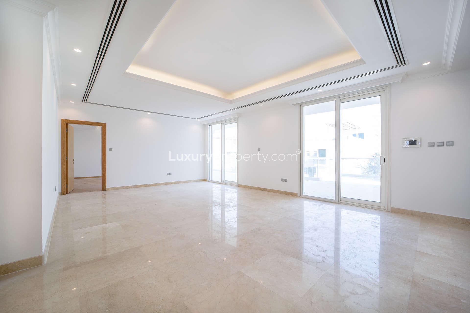 Modern kitchen in 5-bedroom villa for rent, The Sustainable City, Dubai