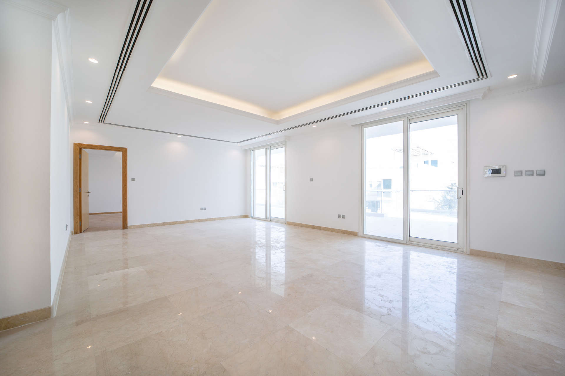 Modern kitchen in 5-bedroom villa for rent, The Sustainable City, Dubai