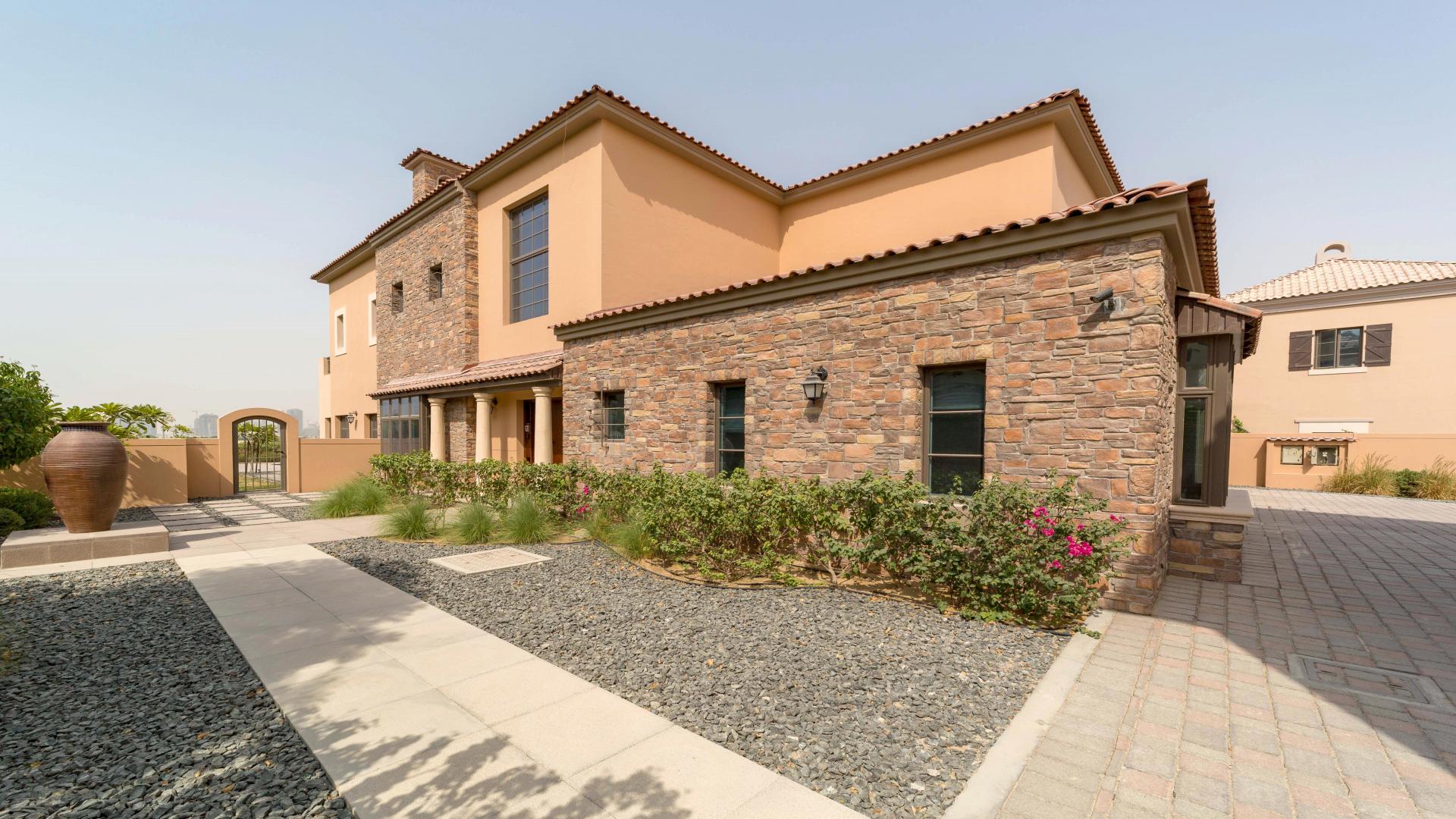 Villa with pool for rent in Jumeirah Golf Estates, Fire community, 5 bedrooms, 6 bathrooms