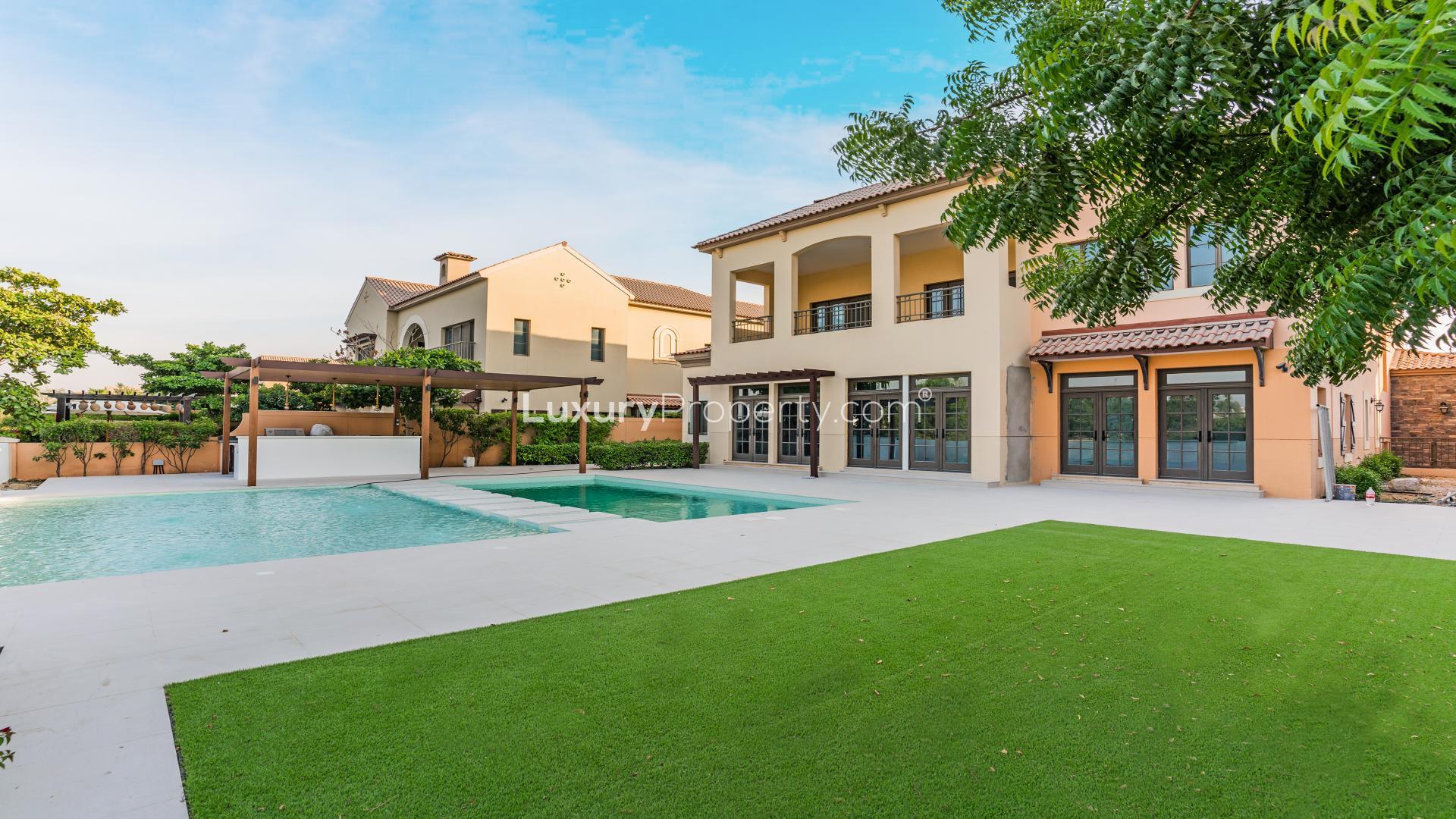 Beautiful villa with large private pool and garden in Jumeirah Golf Estates, Fire community