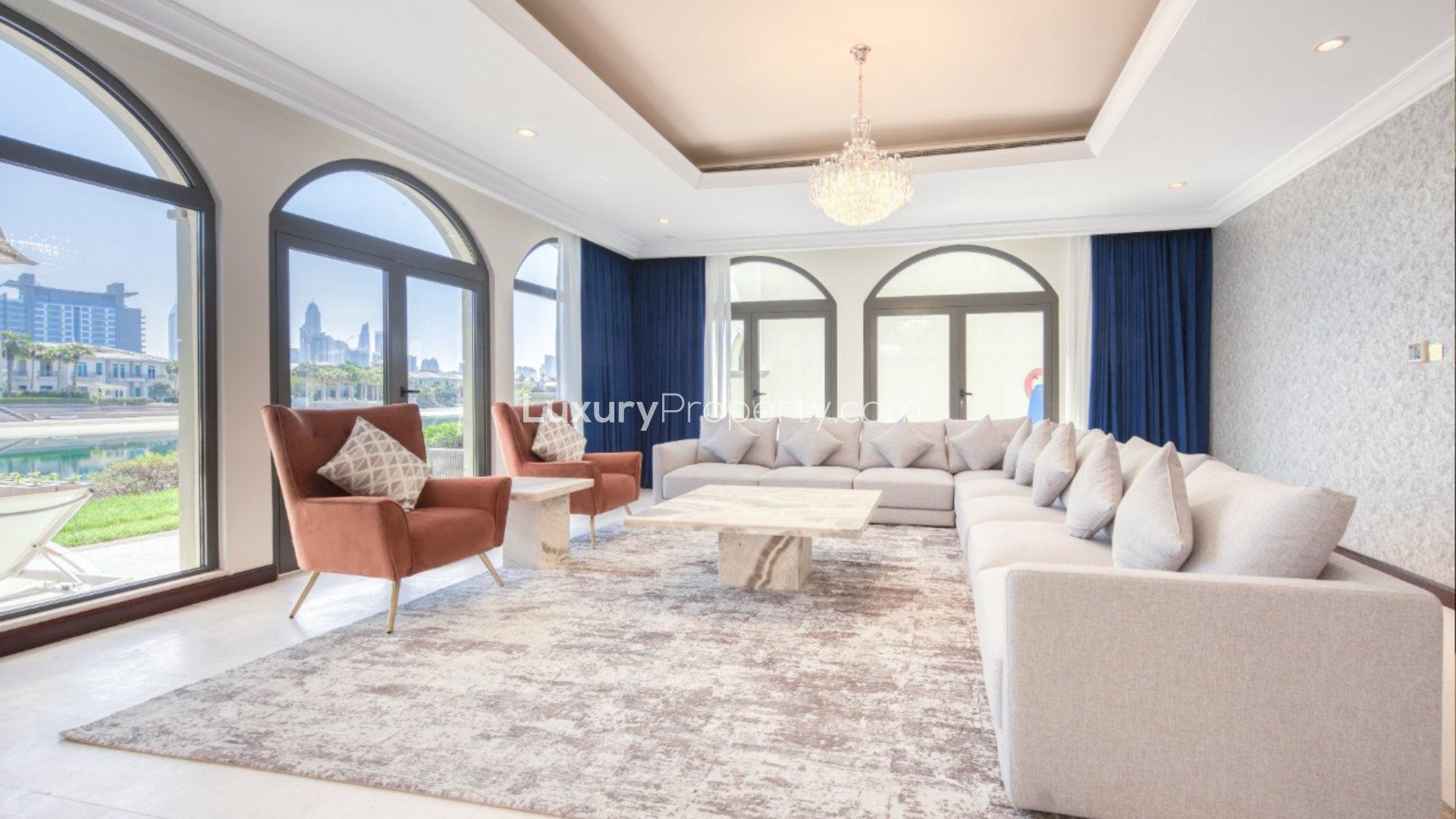 Stunning Palm Jumeirah villa with private pool and garden in Garden Homes community