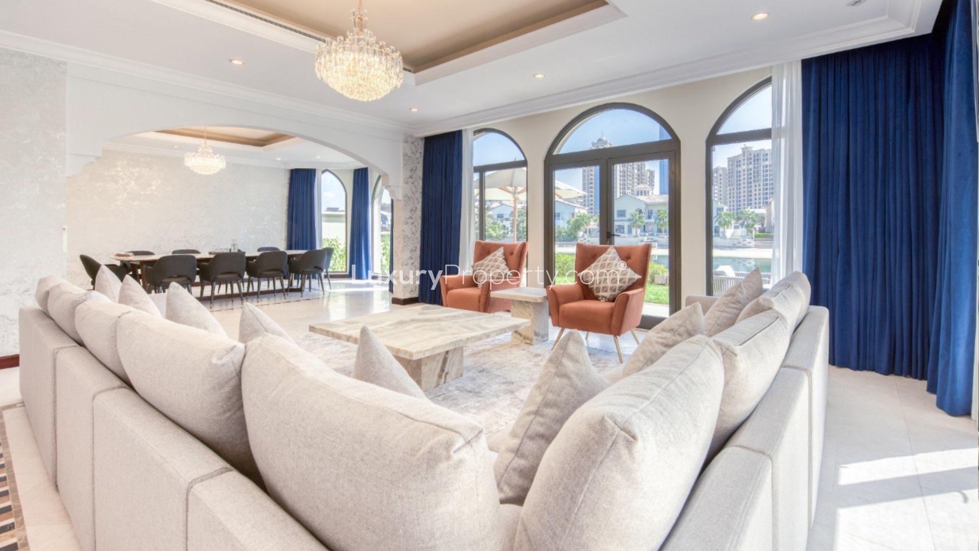 Front view of luxury 5-bedroom villa with garage on Palm Jumeirah, Garden Homes