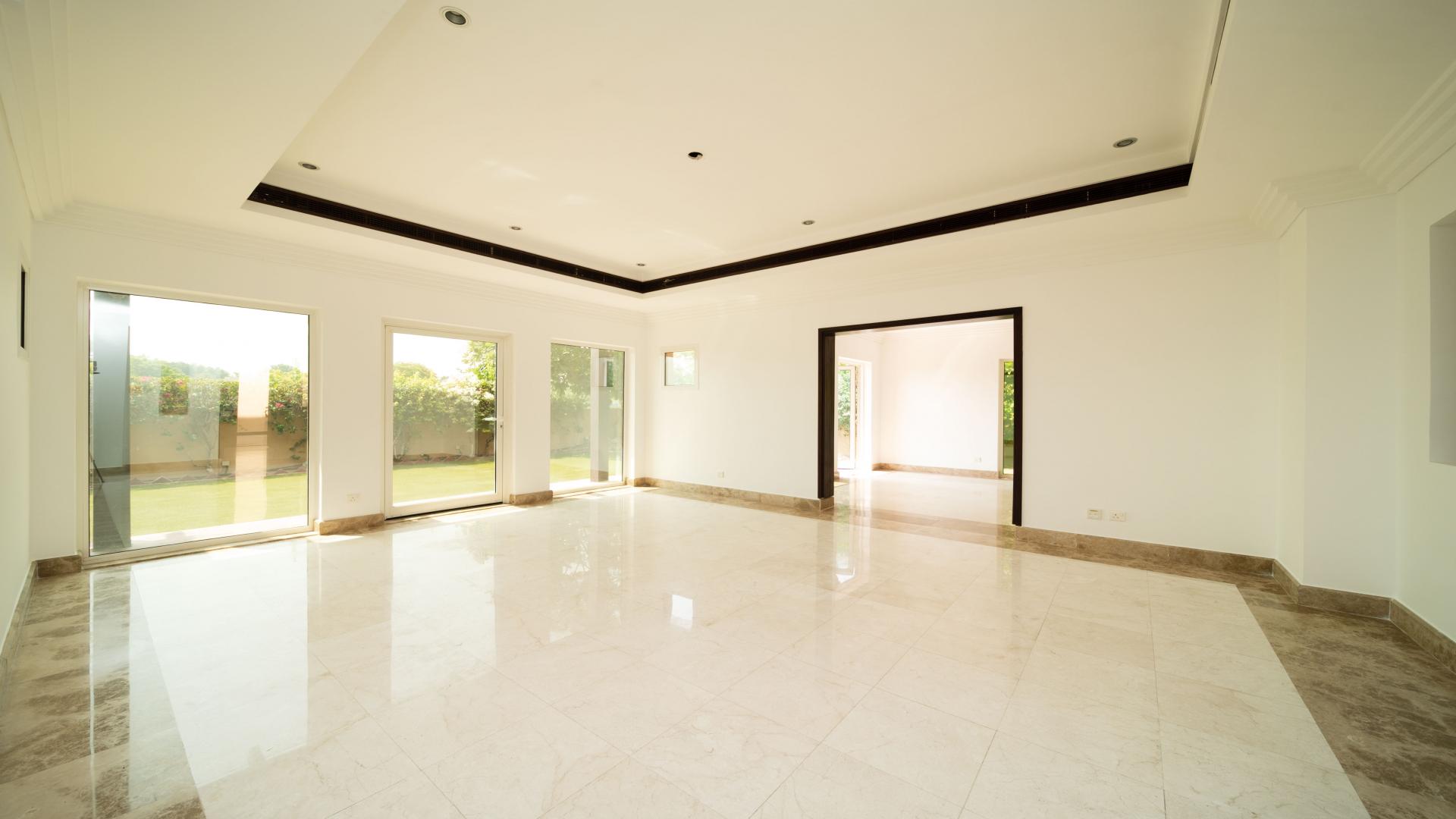 Bright, spacious living area in E1 Hattan Villa, The Lakes, Emirates Living for rent