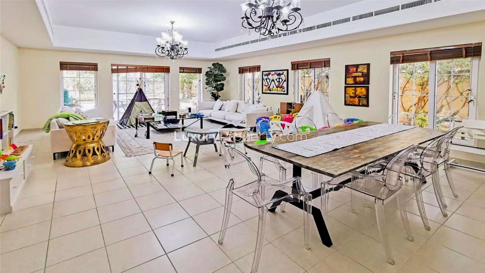 Luxurious villa in Terra Nova, Arabian Ranches with private pool and garden area