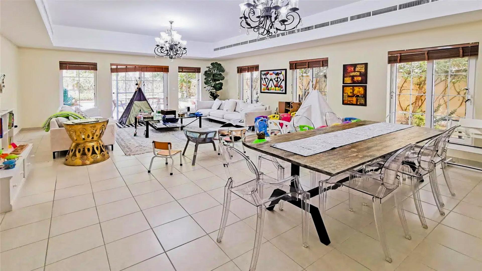 Luxurious villa in Terra Nova, Arabian Ranches with private pool and garden area