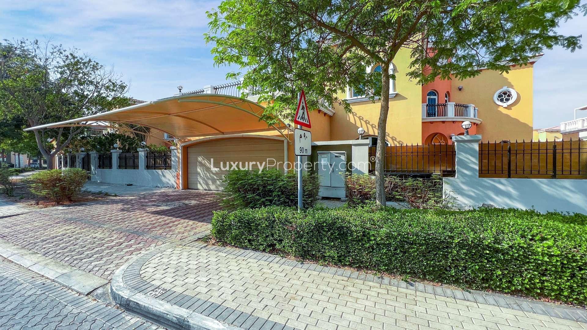 Legacy Villa exterior in Jumeirah Park, spacious layout, 5 bedrooms, 6 bathrooms, for rent