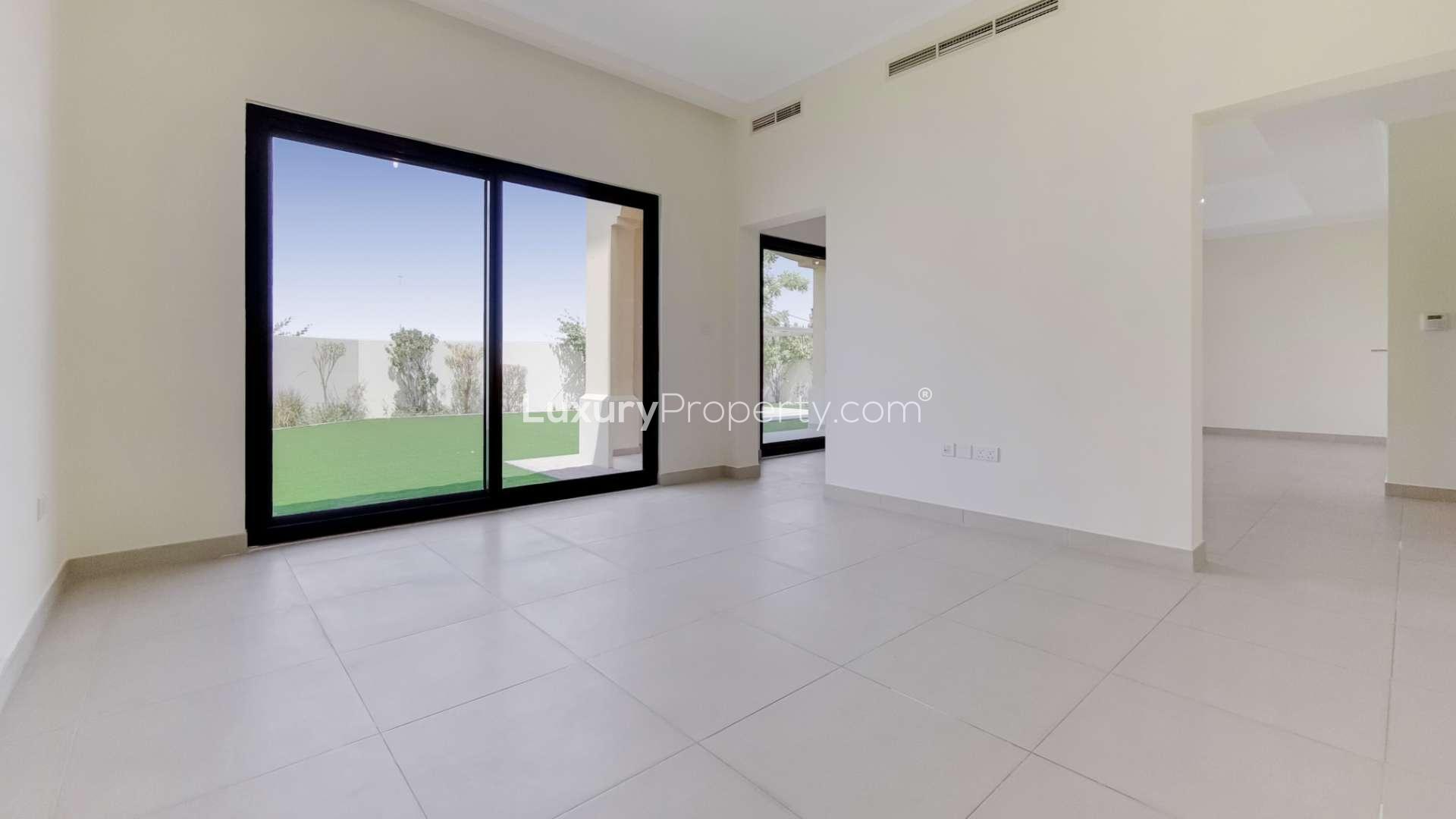 Exterior view of 5-bedroom villa with driveway in Lila, Arabian Ranches 2 for rent