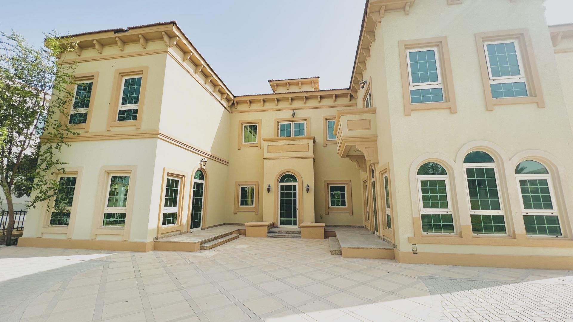 "Jumeirah Islands villa with private pool and lake view in European Clusters, for rent.","Elegant European Cluster villa exterior in Jumeirah Islands, featuring large windows and spacious layout.",Unfurnished villa interior with large windows, Jumeirah Islands European Clusters, for rent