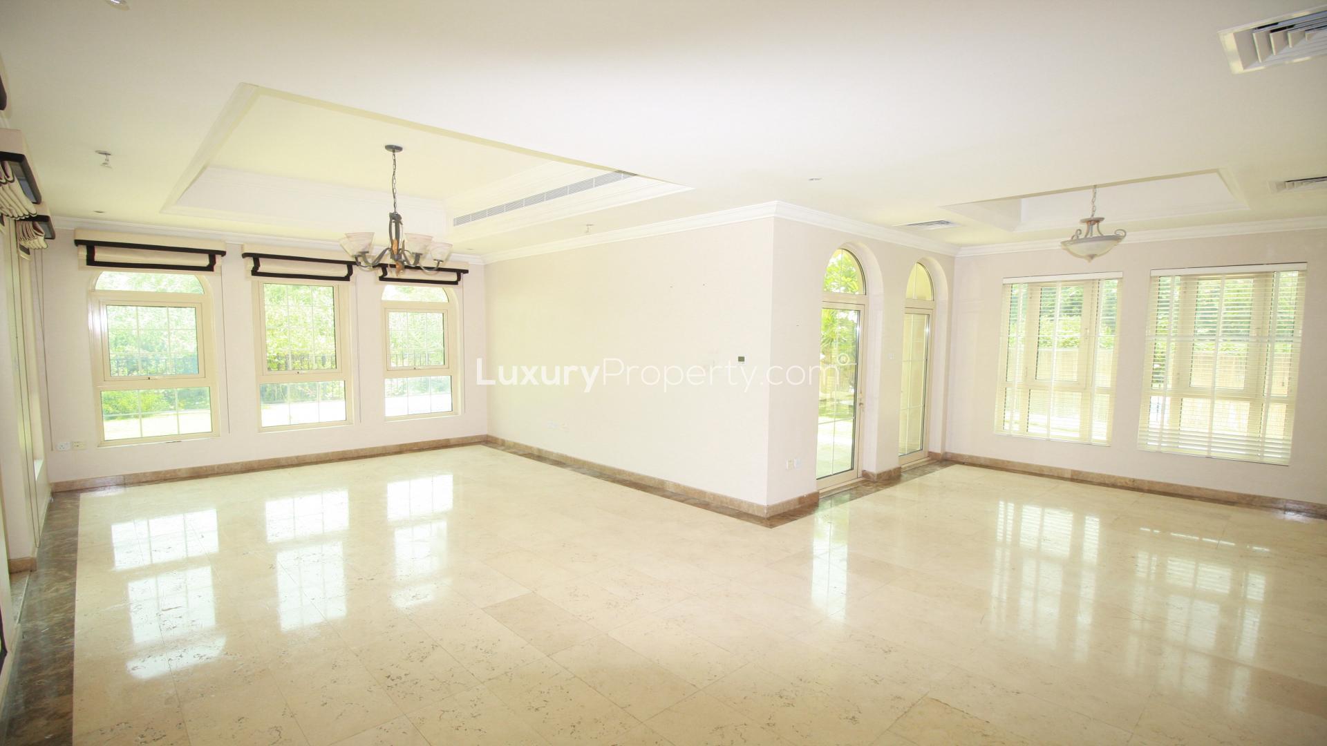 Luxury 5-bedroom villa with private pool in Jumeirah Islands, Cluster 14 for rent