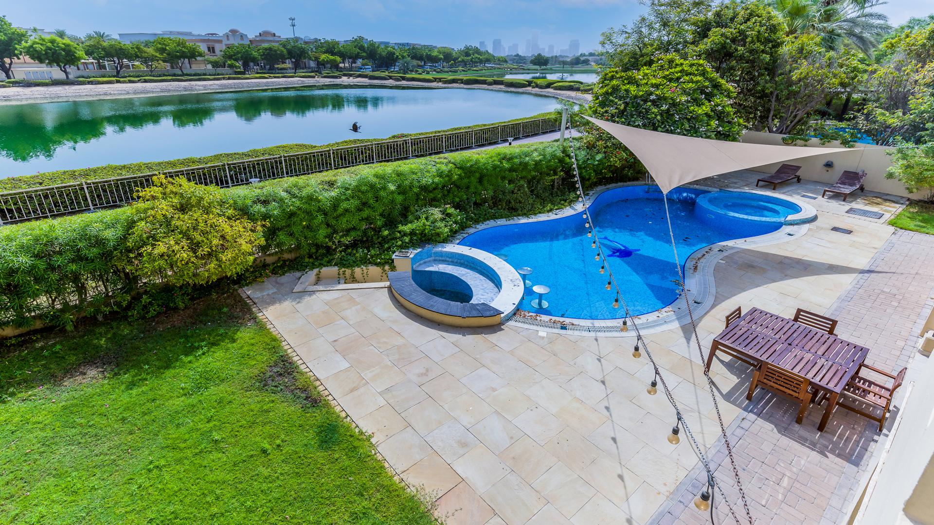 Gorgeous 5-bedroom villa in Meadows 5 with a private pool and lake views for rent