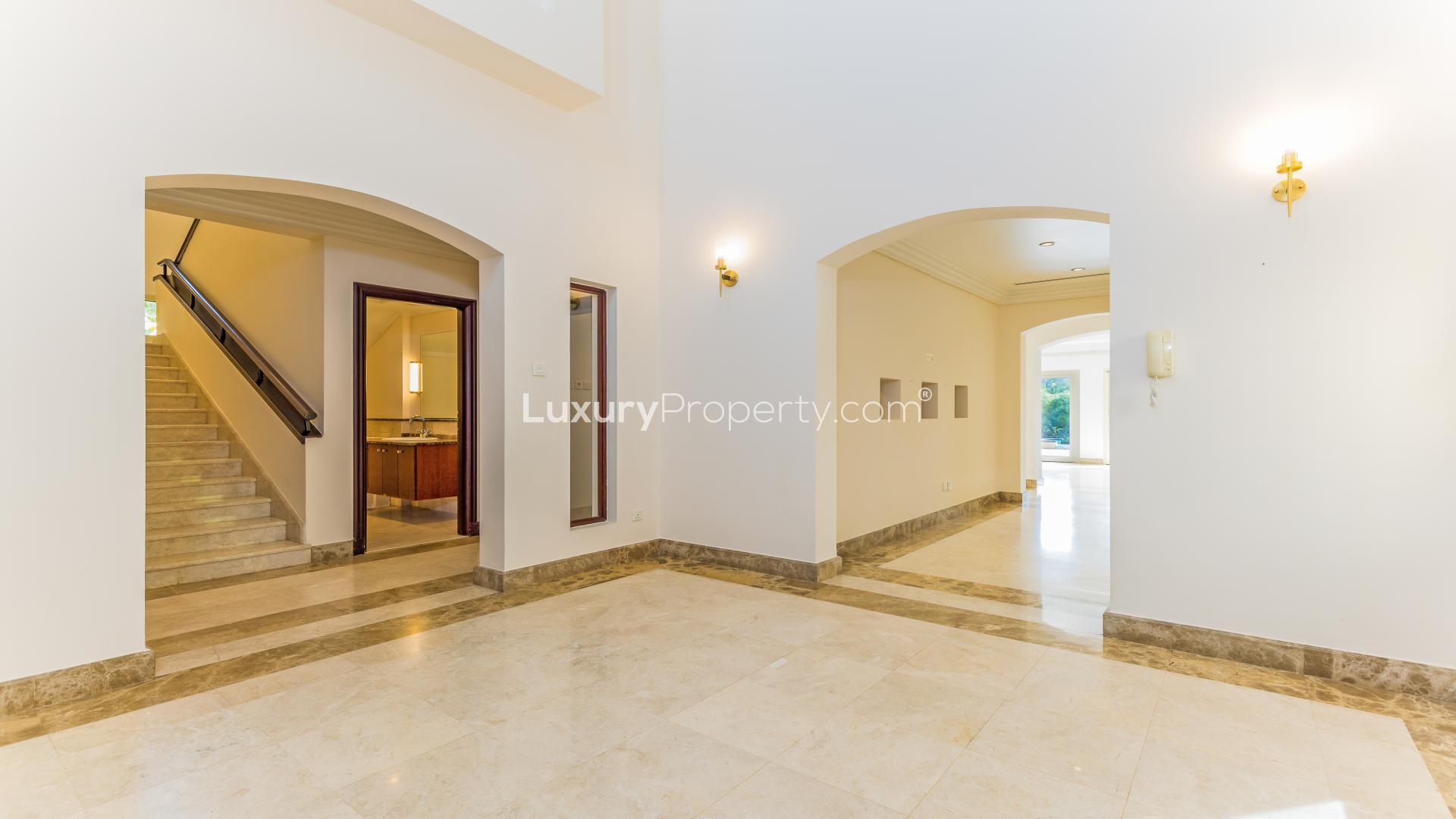 Gorgeous villa with private pool and lake views in Meadows 5 for rent