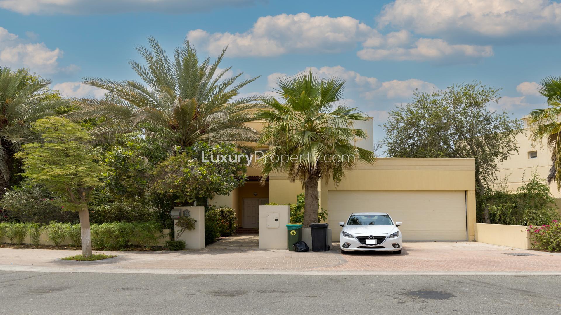 Upgraded 5-bedroom villa with private pool in Meadows 9, available for rent