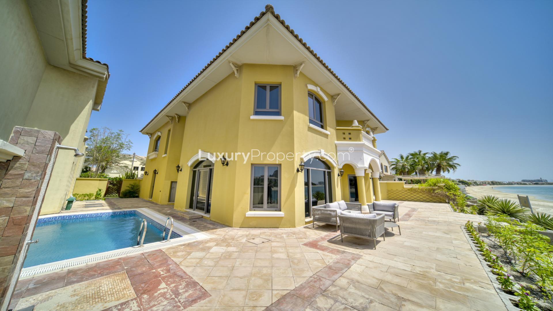 Mediterranean-style villa with pool and beach view in Palm Jumeirah, Garden Homes