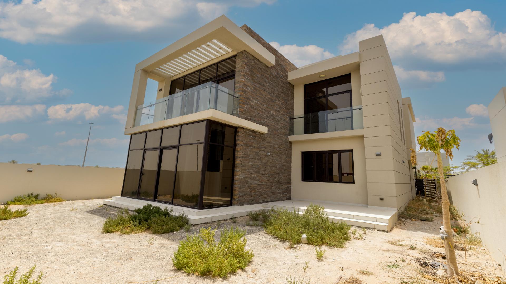 Furnished living and dining area in Damac Hills Picadilly Green villa for rent