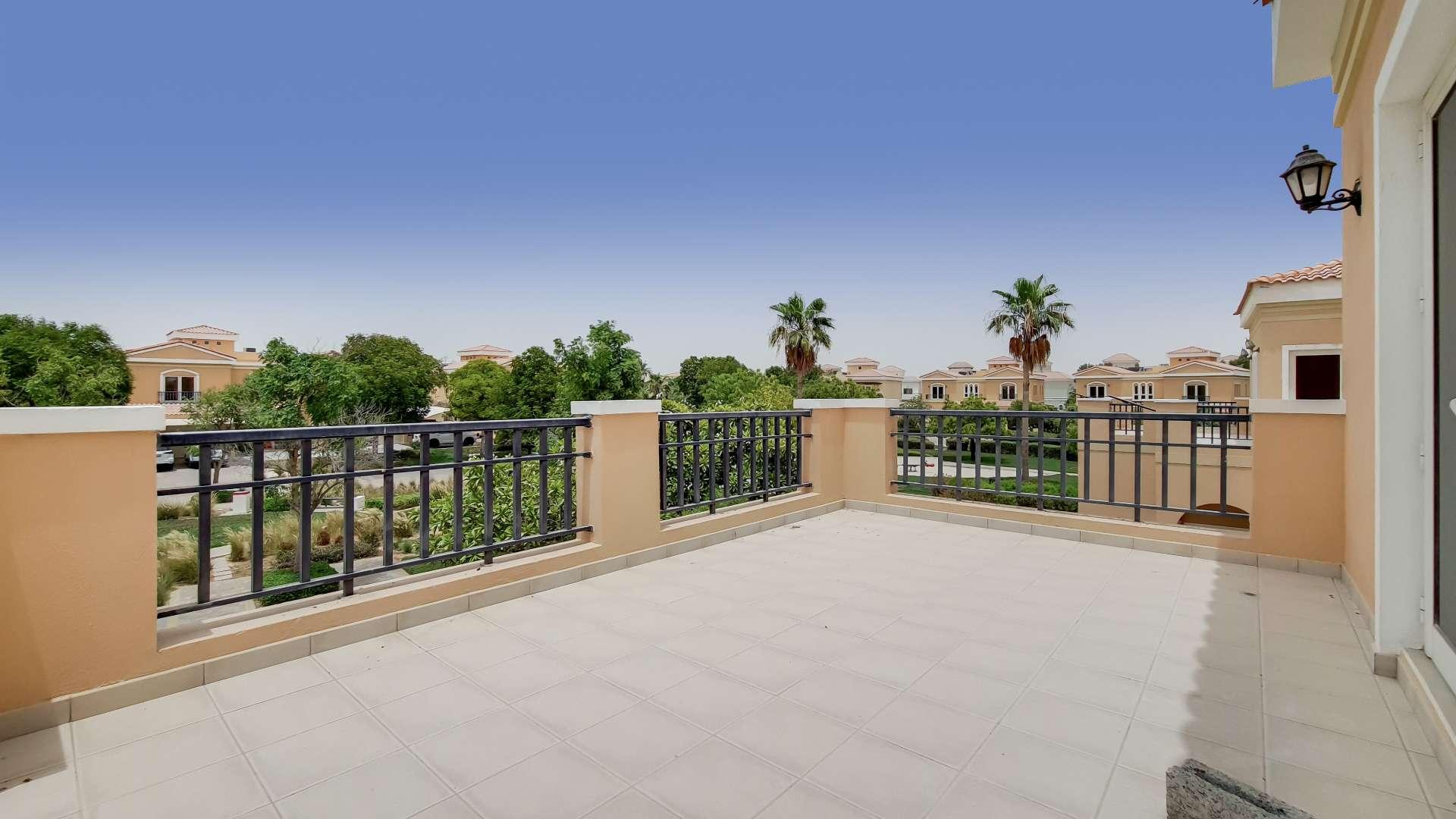 Fully furnished living room in a 5-bedroom villa for rent in Ponderosa, The Villa