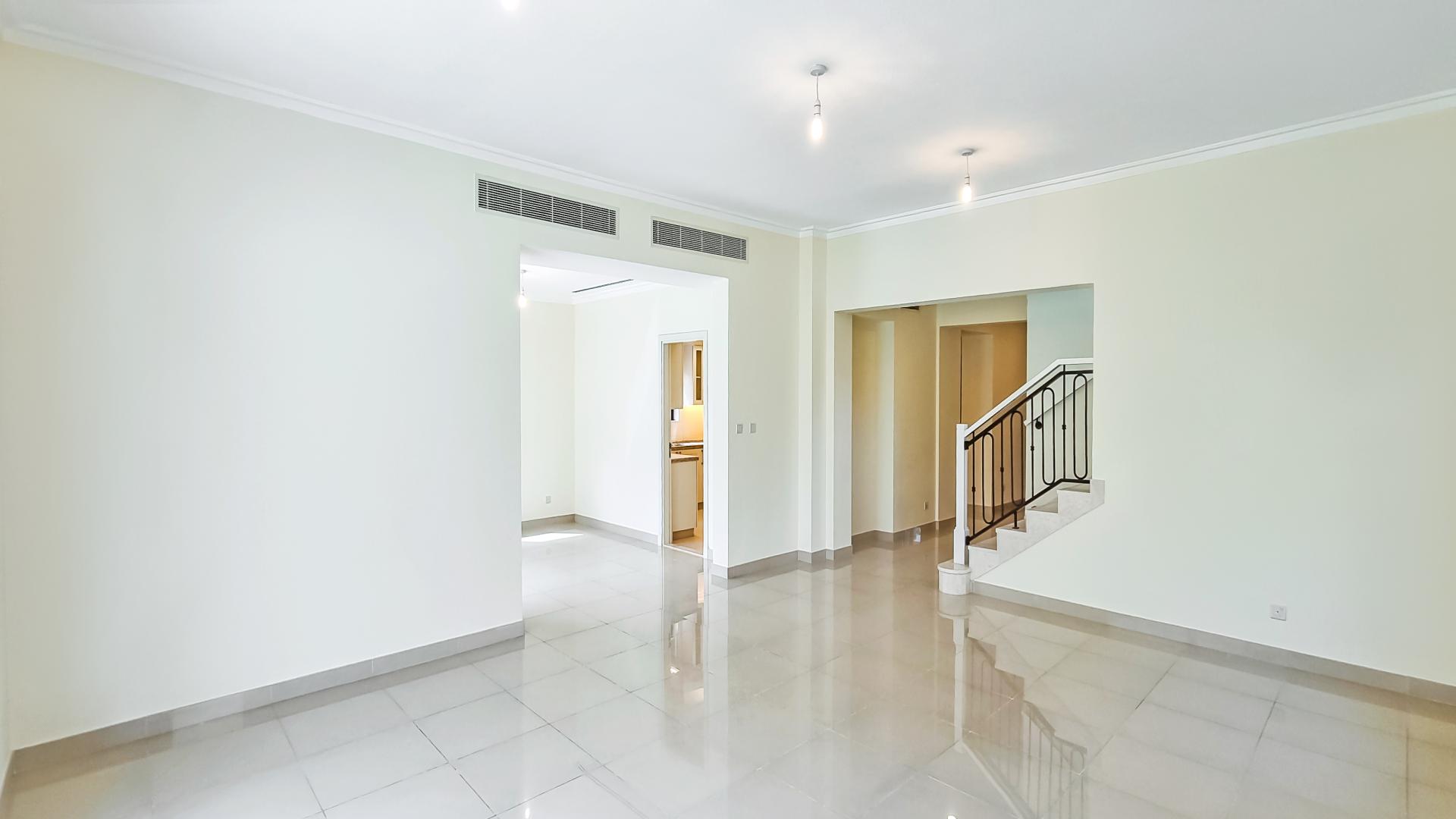 Luxurious 5-bedroom villa in Samara, Arabian Ranches 2, near swimming pool, available for rent