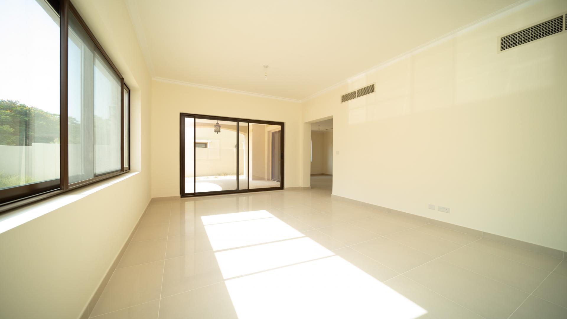 Beautiful 5-bedroom villa in Samara, Arabian Ranches 2 with landscaped garden and garage