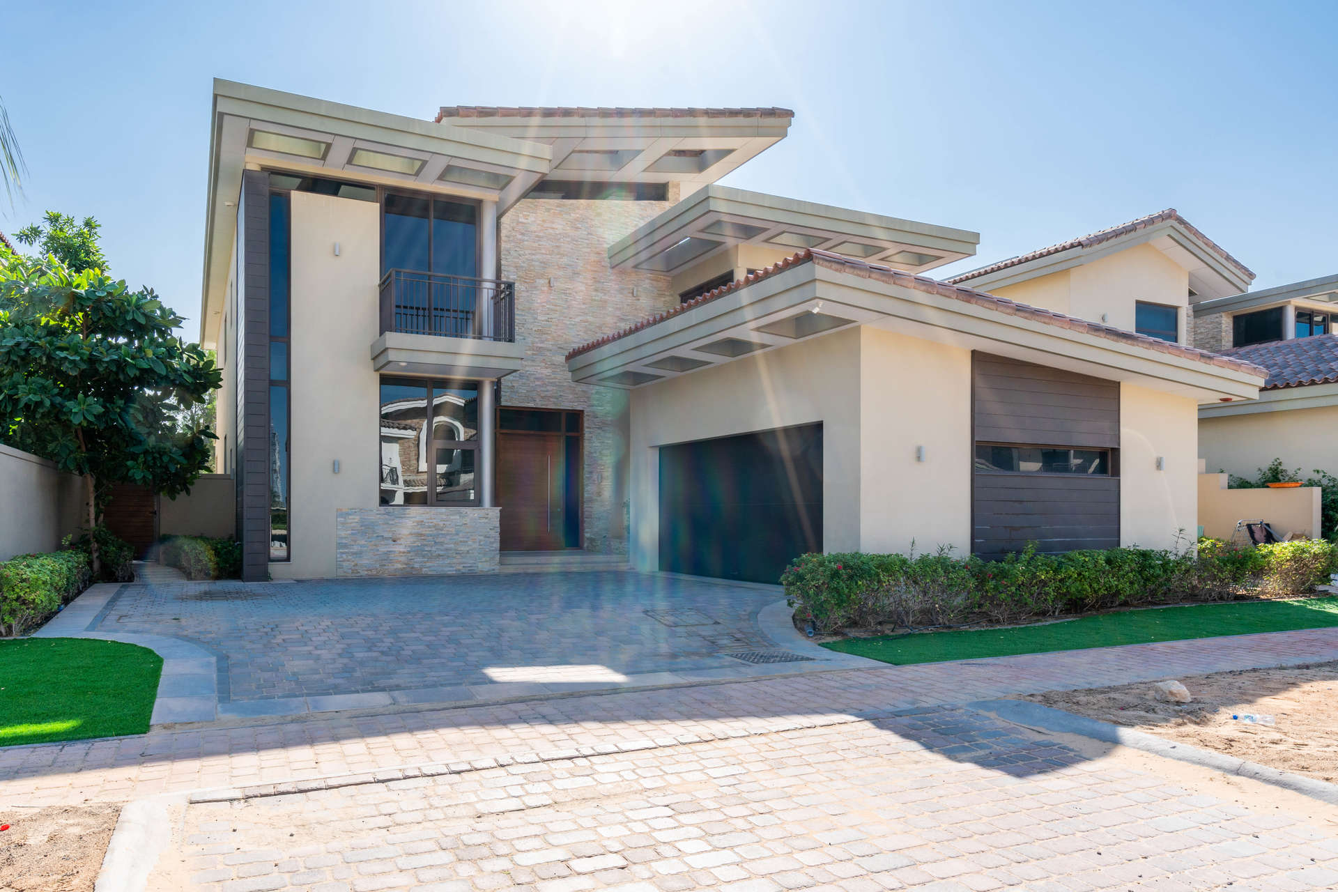 Luxury 5-bedroom villa with private pool in Sanctuary Falls, Jumeirah Golf Estates