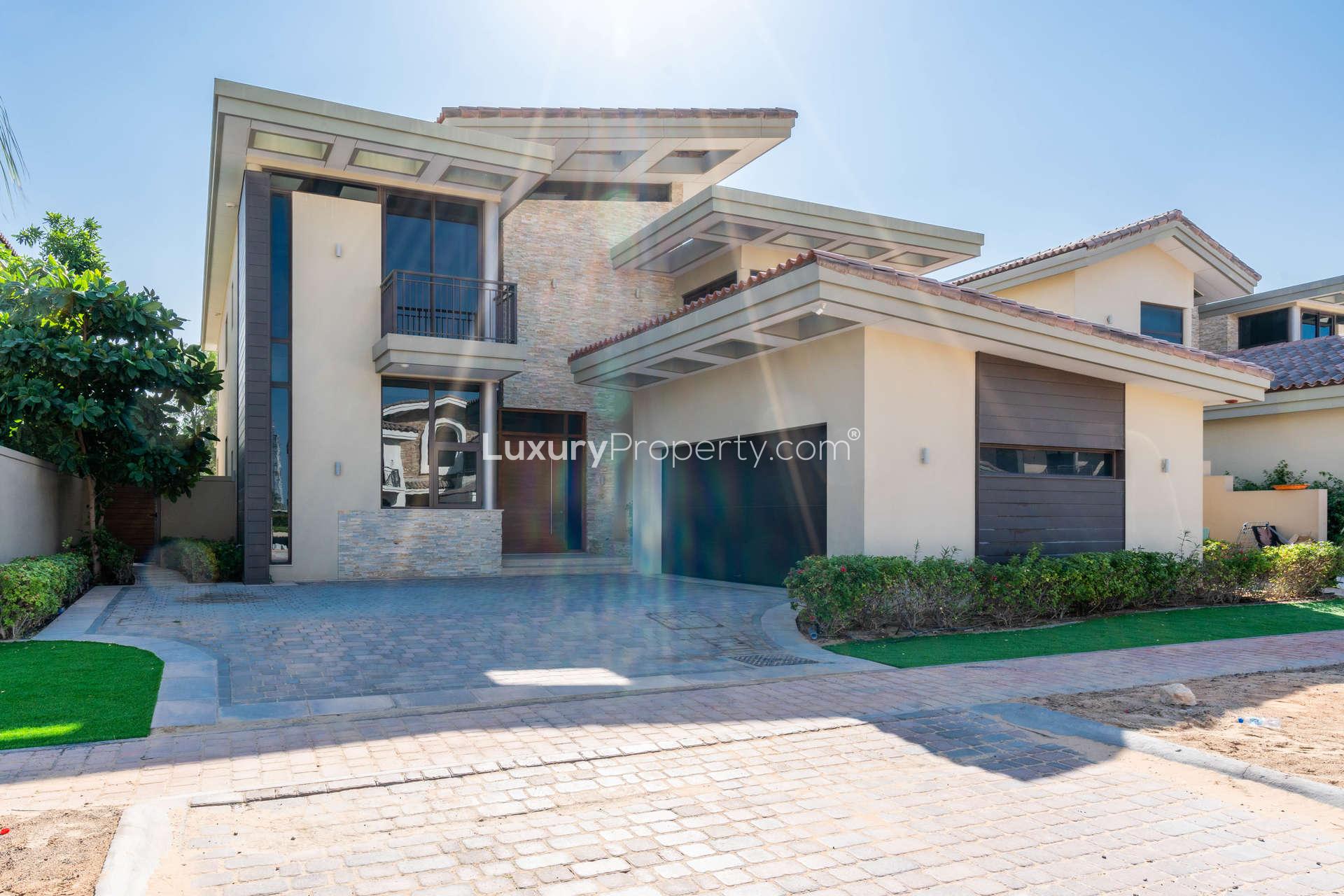 Stunning 5-bedroom villa with pool in Sanctuary Falls, Jumeirah Golf Estates for rent