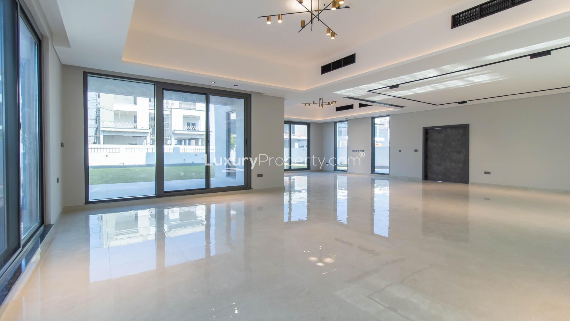 Exterior view of custom-built 5-bedroom villa for rent in Jumeirah Park Homes