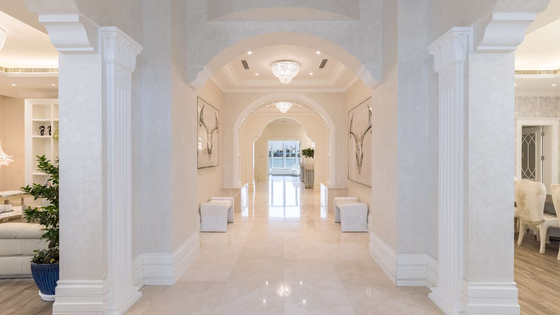 Renovated 5-bedroom waterfront villa with palm trees, Palm Jumeirah, Signature Villas, for sale