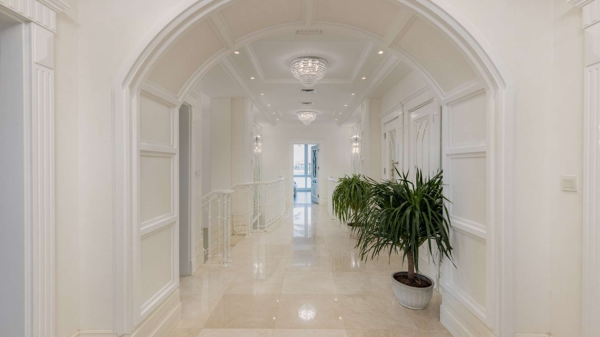 Luxurious hallway in renovated 5-bedroom villa on Palm Jumeirah, elegant interior design