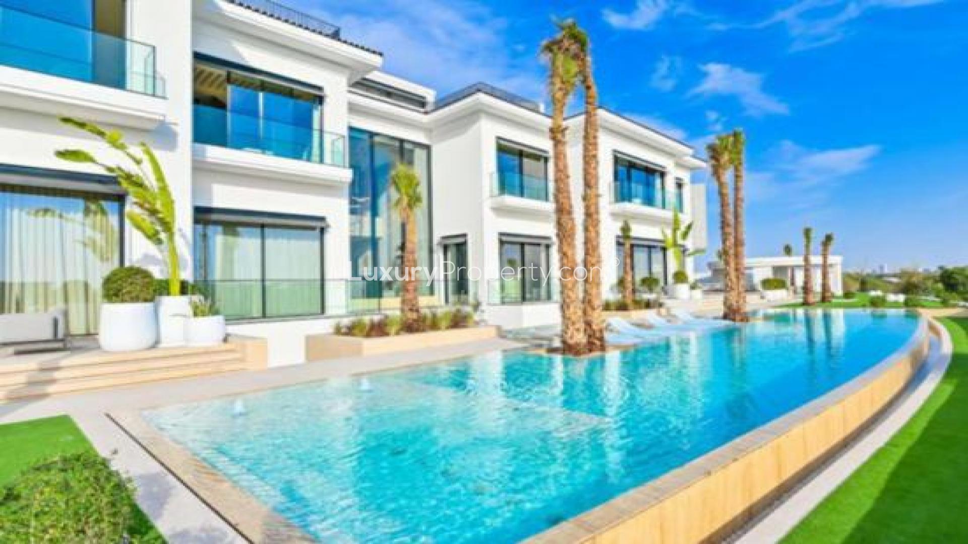 Luxurious 5-bedroom villa with private pool in Bay Square, Business Bay for rent