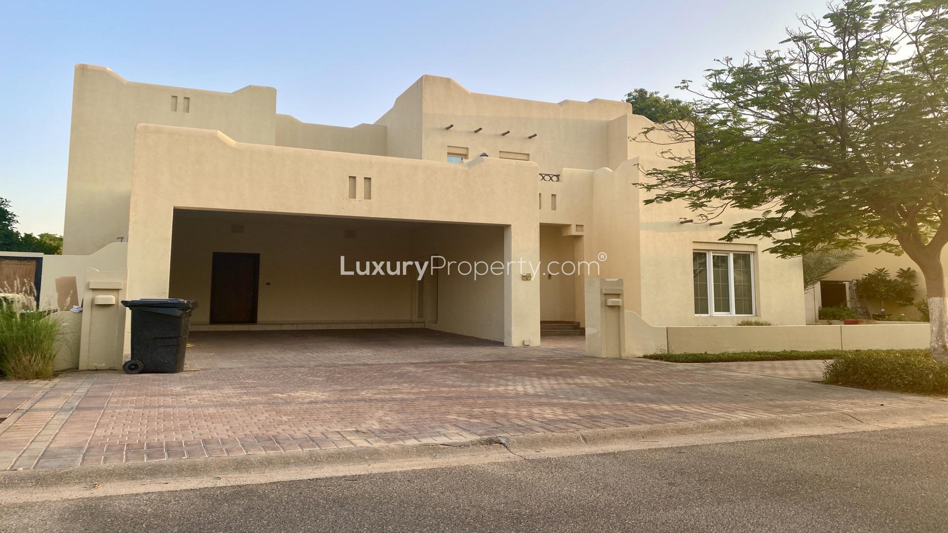 Exterior view of a 5-bedroom villa for rent in Terra Nova, Arabian Ranches