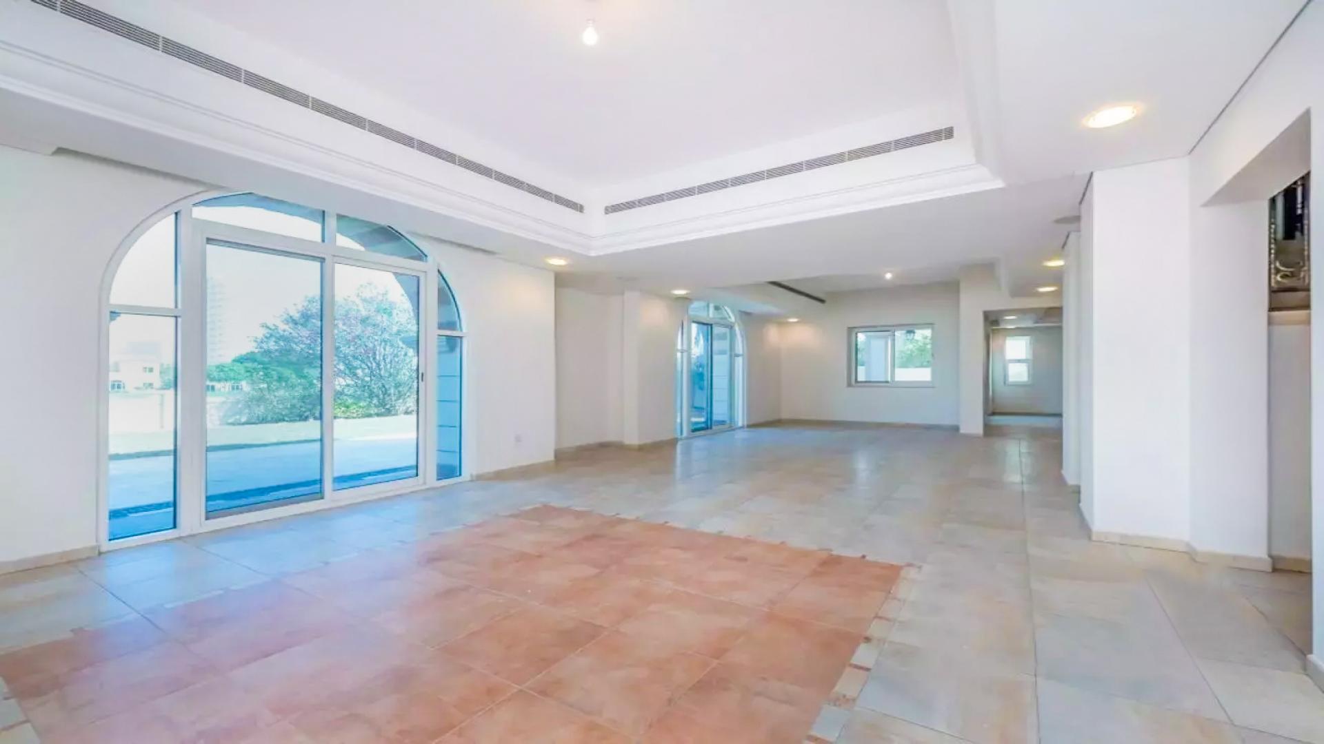 Five-bedroom villa with private pool and garden in Victory Heights, Dubai Sports City