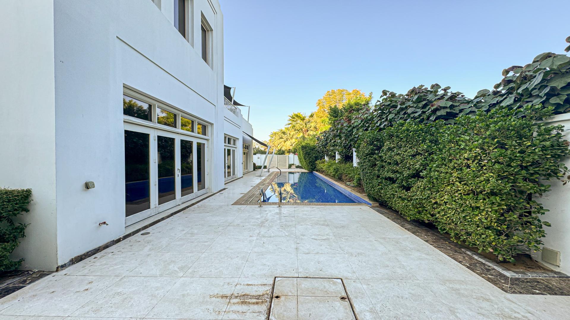 Luxurious Camellia Villa in Al Barari with pool and garden, for sale