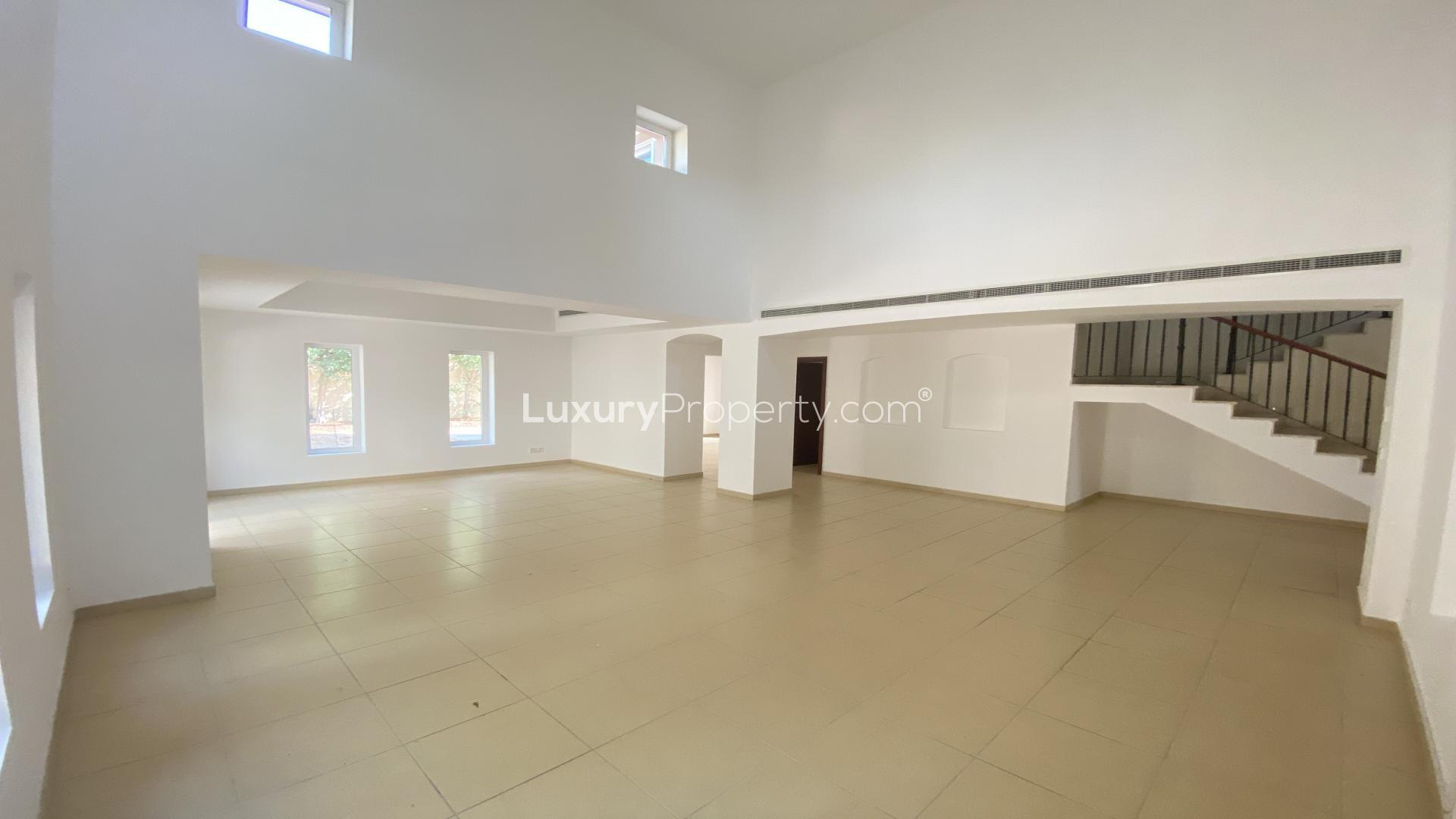 Villa exterior in Al Mahra, Arabian Ranches, with modern architecture, for rent, LP12945