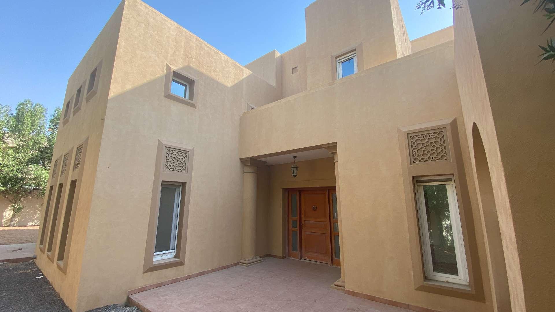 Villa with large plot in Al Mahra, Arabian Ranches, opposite pool, available for rent